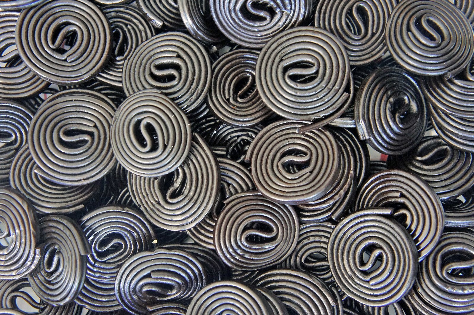 Damel Liquorice Wheels 2kg (1 Per Outer)