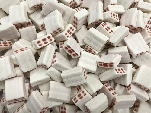 WHITE CREAM & STRAWBERRY BRICKS 2kg